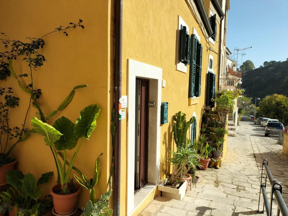 La Casa Di Sveva Leilighet Ragusa Eksteriør bilde